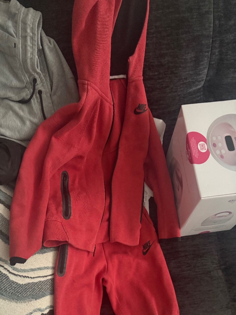 Nike tech - Picture 1 of 1
